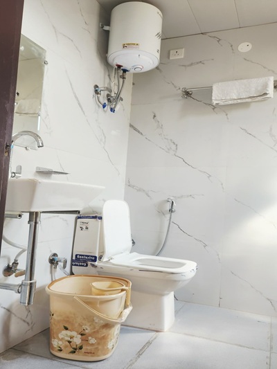 Fully furnished PG room near Delhi Airport