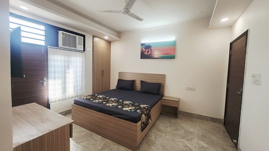 Fully furnished PG room near Delhi Airport